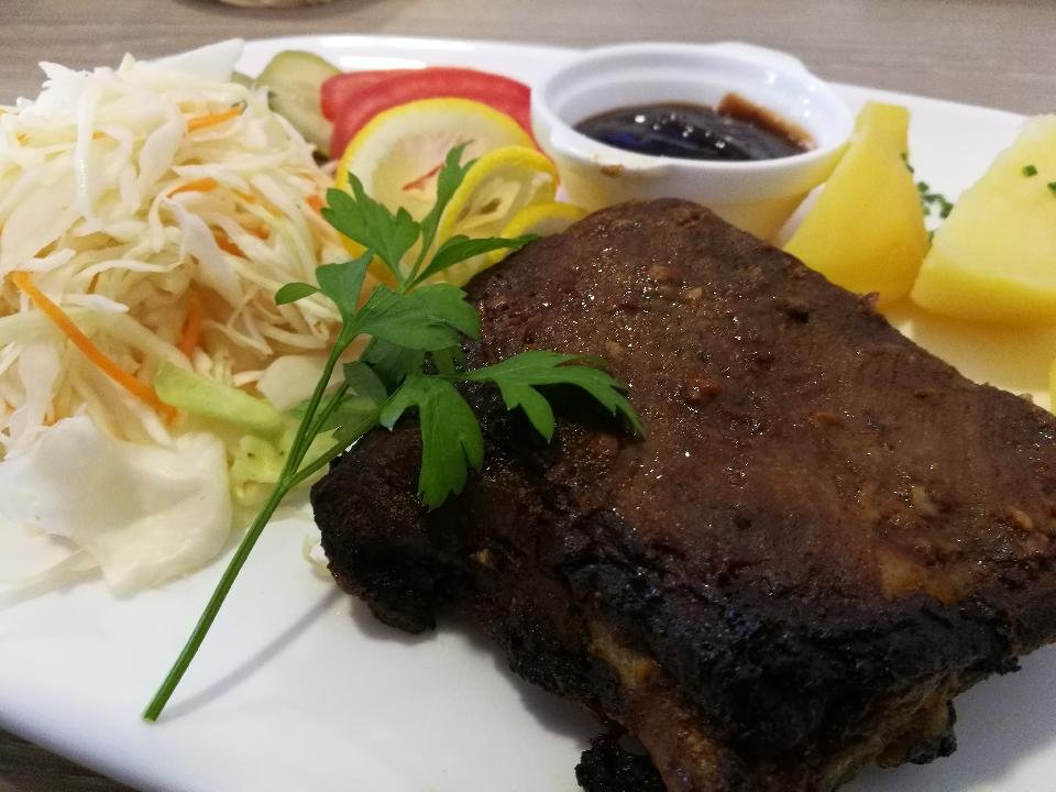 Kepti kiaulienos šonkauliukai